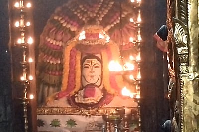 ஐப்பசி பெளா்ணமி: தூத்துக்குடி சிவன் கோயிலில் அன்னாபிஷேகம்