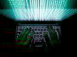 ஆன்லைனில் முதலீடு:
இருவரிடம் ரூ. 13.50 லட்சம் மோசடி