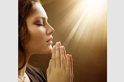 பொய் என்னும் தந்திரம்