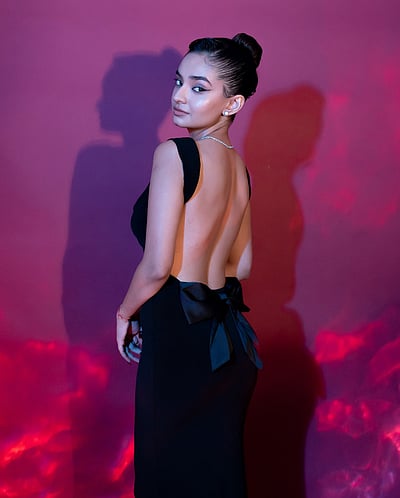 ஓரப்பார்வை போதும்... அனுஷ்கா சென்!