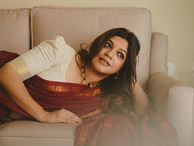 நீரோடும் வைகையிலே...
அபர்ணா பாலமுரளி!