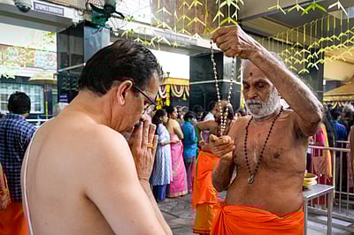 மாலை அணிந்து விரதம் தொடங்கிய ஐயப்ப பக்தர்கள் - புகைப்படங்கள்