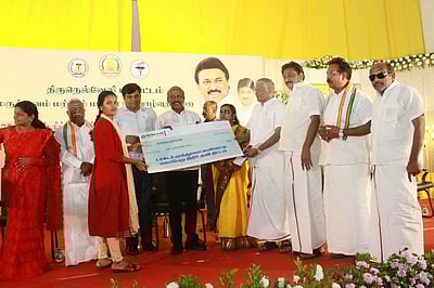 நெல்லை அரசு மருத்துவமனையில் மகளிா் பணியாளா்களுக்கு தனி அறைகள் திறப்பு!
-தமிழகத்தில் முதல்முறை