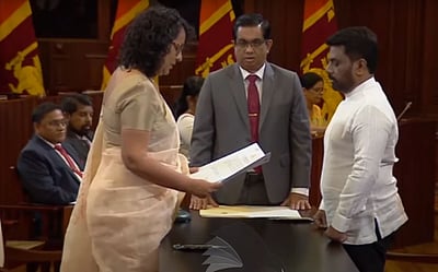 இலங்கை பிரதமராக ஹரிணி அமரசூரிய பதவியேற்பு!