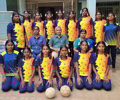 கைப்பந்து: அரசுப் பள்ளி மாணவிகள் முதலிடம்