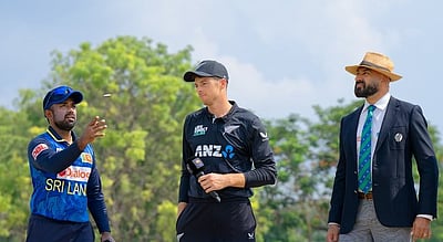 கடைசி ஒருநாள்: நியூசி. பேட்டிங்; ஆறுதல் வெற்றி பெறுமா?