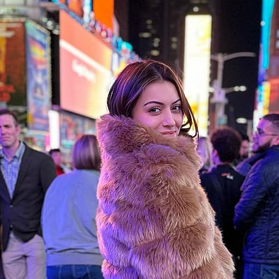 நியூ யார்க் கொண்டாட்டம்... ஹன்சிகா!