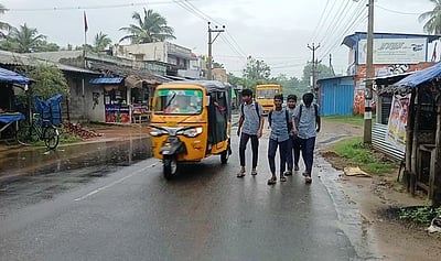 நாகை பள்ளிகளுக்கு இன்று விடுமுறையா? ஆட்சியர் விளக்கம்!