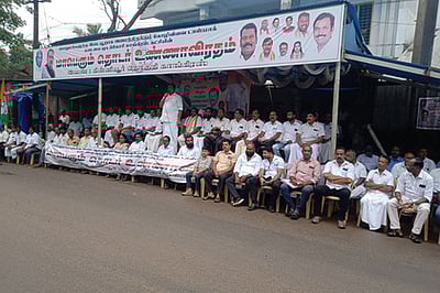 கோழிவிளை டாஸ்மாக் கடையை மூடக்கோரி உண்ணாவிரதம்