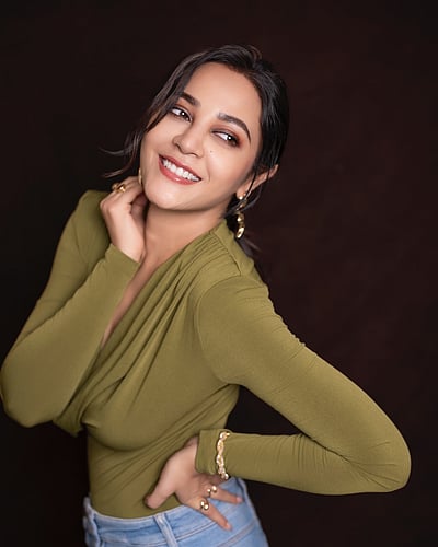 உள்ளத்தின் ஆசையே உன்னைத் தேடுதே... காவேரி பிரியம்!