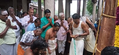 வல்லநாடு திருமூலநாத சுவாமி கோயிலில் புதிய கொடிமரம் பிரதிஷ்டை