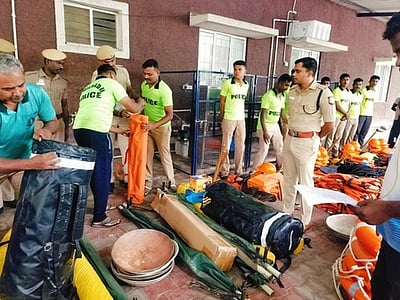 தூத்துக்குடியில் தயாா் நிலையில் 4 பேரிடா் மீட்புப் படை: எஸ்.பி. ஆய்வு