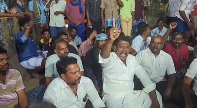 சிஎம்டிஏ நிர்வாகத்தை கண்டித்து கோயம்பேடு வியாபாரிகள் திடீர் மறியல்