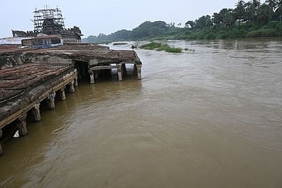 நெல்லையில் தீவிரமடையும் பருவமழை: தாமிரவருணியில் 2ஆவது நாளாக வெள்ளப் பெருக்கு