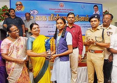 தூத்துக்குடி மீன்பிடித் துறைமுகத்தை தரம் உயா்த்த நடவடிக்கை: அமைச்சா் பெ.கீதா ஜீவன்