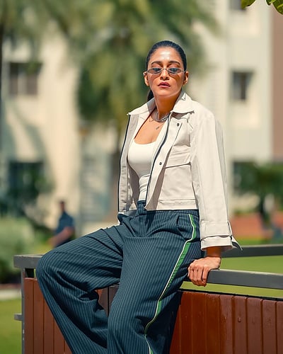 அழகிய தீயே..! ரெஜினா கேசண்ட்ரா!