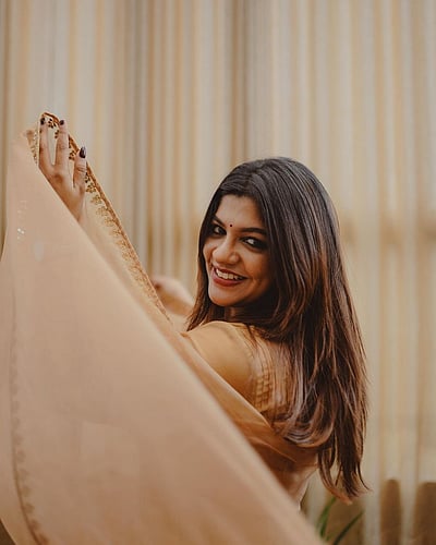 வெய்யோன் சில்லி..! அபர்ணா பாலமுரளி!