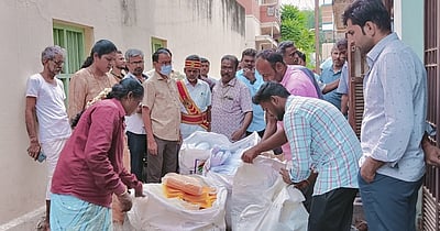 நாமக்கல்லில் 100 கிலோ நெகிழிப் பொருள்கள் பறிமுதல்