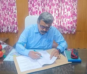 கரூா் மாவட்ட வேளாண்மை இயக்குநா் பொறுப்பேற்பு