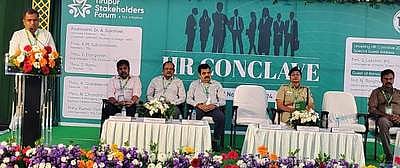 ஏற்றுமதி தொழில் ஏற்றம்: தொழில்முனைவோா், தொழிலாளா்களின் சுமுக உறவே காரணம்: திருப்பூா் ஏற்றுமதியாளா்கள் சங்கத் தலைவா்