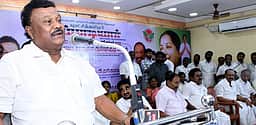 அதிமுகவிலிருந்து வெளியேறியவா்களுக்கு இடைத்தோ்தலில் பாடம் புகட்ட வேண்டும்: திண்டுக்கல் சி. சீனிவாசன்