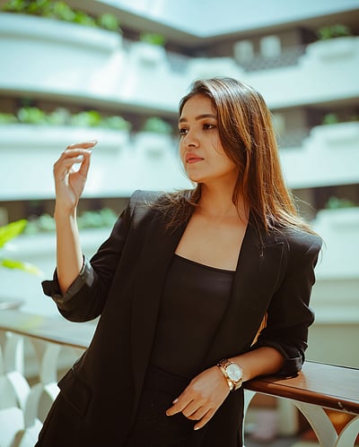 சிலையோ... வாணி போஜன்!