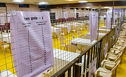 வாக்கு எண்ணிக்கை மையத்தில்
முன்னேற்பாட்டுப் பணிகள்: ஆட்சியா் துா்காமூா்த்தி ஆய்வு