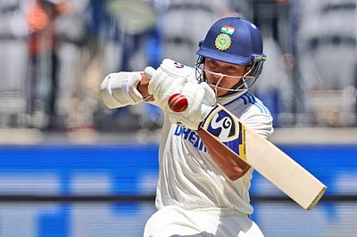 2 நாள்களில் 200 ஓவர்கள் பேட்டிங் பயிற்சி; பெர்த் டெஸ்ட்டுக்கு தீயாய் தயாரான ஜெய்ஸ்வால்!