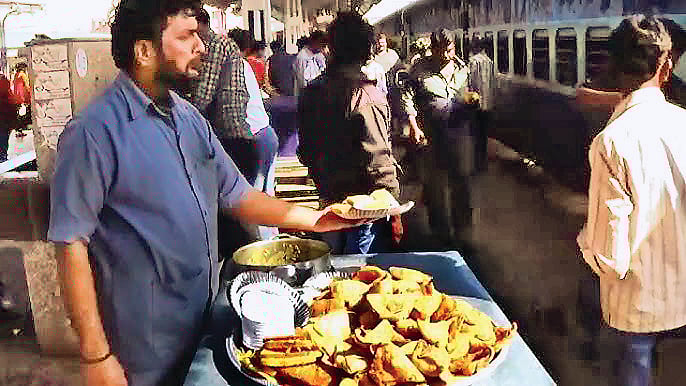 ரயில் நிலையங்களில் சுவையான உணவுகள்