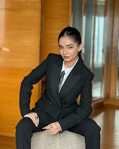 லிட்டில் பாஸ்... அனுஷ்கா சென்!