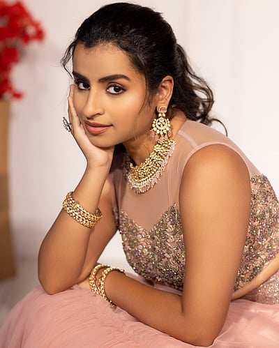 கரிசக்காட்டு பெண்ணே.. சிவாங்கி!