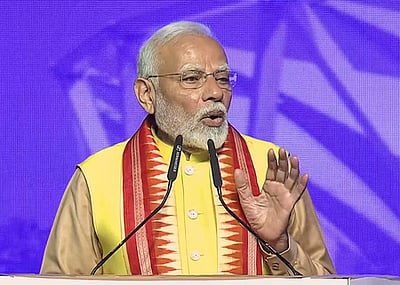 விடிவெள்ளியாகத் திகழும்
அரசமைப்புச் சட்டம்: பிரதமா் மோடி