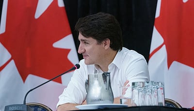 கனடாவை கடனாக்கிவிட்டு பிரதமர் நடனமாடுகிறார்! மக்கள் ஆவேசம்!