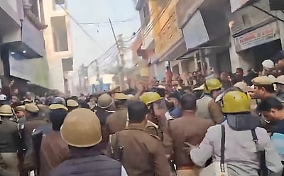 மசூதியில் ஆய்வு நடத்த எதிர்ப்பு: உ.பி.யில் பதற்றம்!