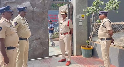 ஒரே இளைஞர் இரு குடும்பங்களில் காணாமல் போன மகன் என்று சொல்லி இணைந்தது எப்படி? 