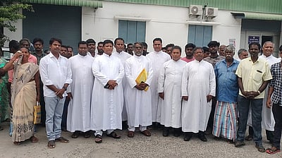 வீடுகள் அகற்றம்: இழப்பீடு 
கோரி ஆட்சியரிடம் மனு