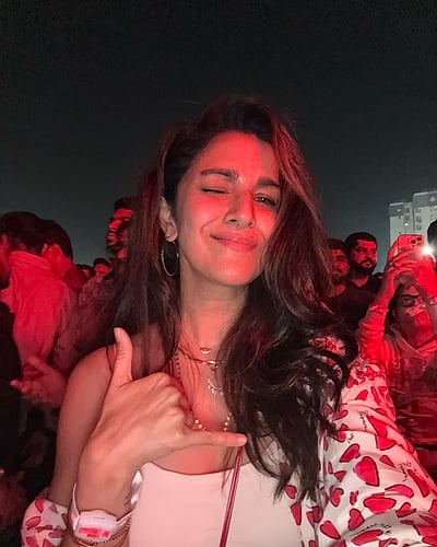 கொண்டாட்டம்... நிம்ரத் கௌர்!