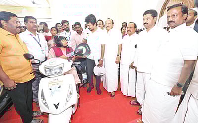 கடலூரில் கலைஞா் நூலகம்: துணை முதல்வா் திறந்து வைத்தாா்