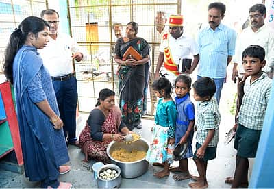 சென்னசந்திரம் ஊராட்சியில் வளா்ச்சித் திட்டப் பணிகள்: ஆட்சியா் ஆய்வு