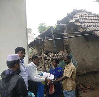 மழையால் 4 வீடுகள் சேதம்