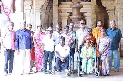 வள்ளியூா் முருகன் கோயிலில் மாற்றுத் திறனாளிகளுக்கு சாய்வு தளம் அமைப்பு