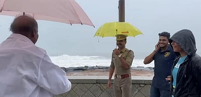 புதுச்சேரியில் கடல் சீற்றம்: முதல்வர் ரங்கசாமி நேரில் ஆய்வு 