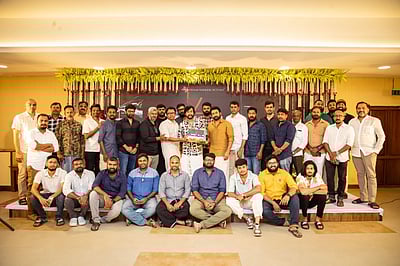 பூஜையுடன் தொடங்கிய சூர்யா 45 படப்பிடிப்பு - புகைப்படங்கள்