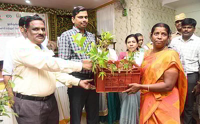 மக்கள் தொடா்பு முகாமில் ரூ.53 லட்சம் நலத்திட்ட உதவிகள் அளிப்பு