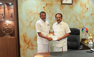 இரட்டைக்குளம் கால்வாய் திட்டத்தை நிறைவேற்ற கோரி அமைச்சரிடம் மனு