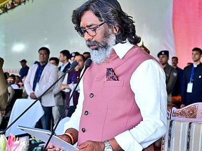 ஜார்க்கண்டின் முதல்வராக பதவியேற்றார் ஹேமந்த் சோரன்!