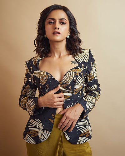 என்ன மாயம் செய்தாயோ... ஷ்ரத்தா ஸ்ரீநாத்!