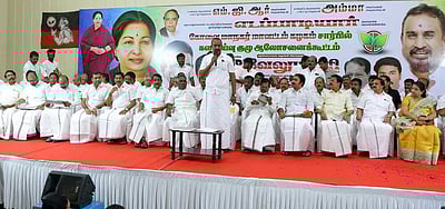 திமுக ஆட்சி மீது மக்கள் அதிருப்தி: முன்னாள் அமைச்சா் எஸ்.பி.வேலுமணி