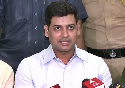 சாவர்க்கர் பேச்சு.. ராகுல் - ஸ்ரீகாந்த் ஷிண்டே இடையே காரசார வாதம்