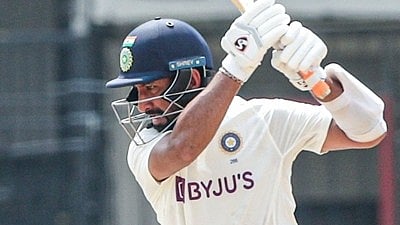 பிங்க் பந்தில் ஆடுவது எப்படி? தோல்வியே காணாத ஆஸி.யை வீழ்த்த டிப்ஸ் வழங்கிய புஜாரா!